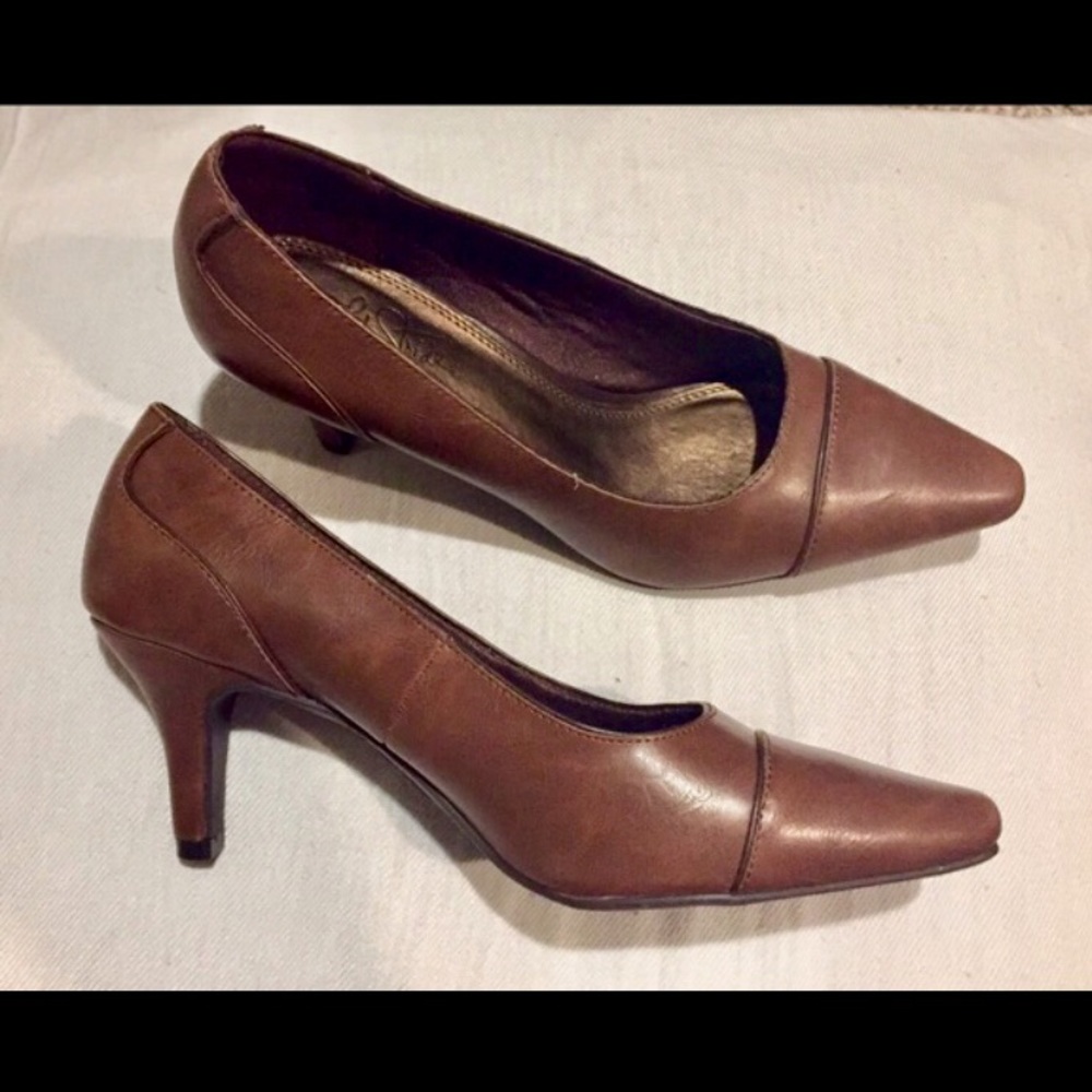 Comfortable neutral pumps for work!